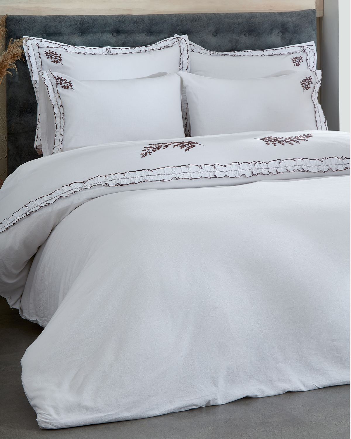 Embroidered Duvet Cover Set - White