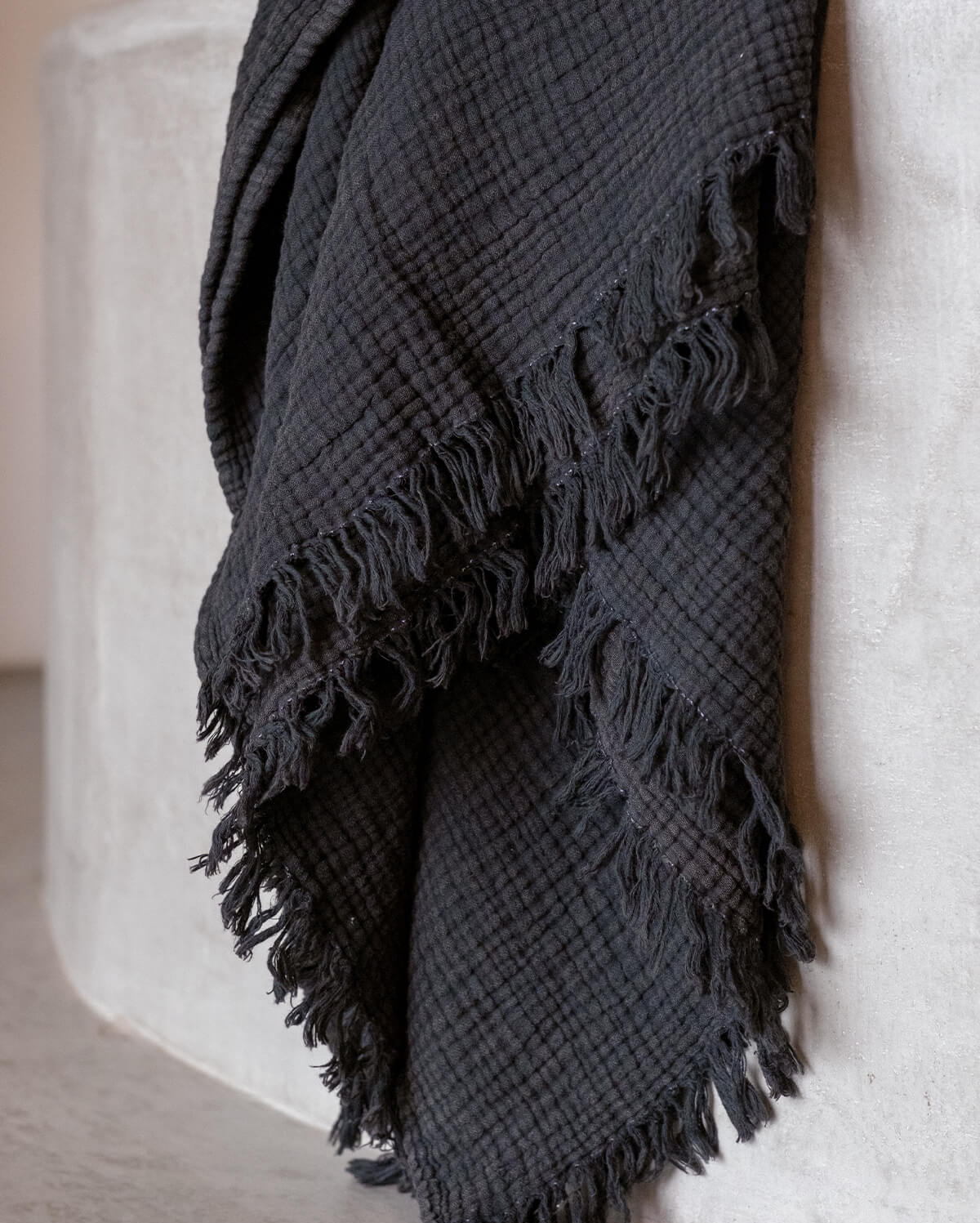 Cocoon Muslin Cotton Throw - Black