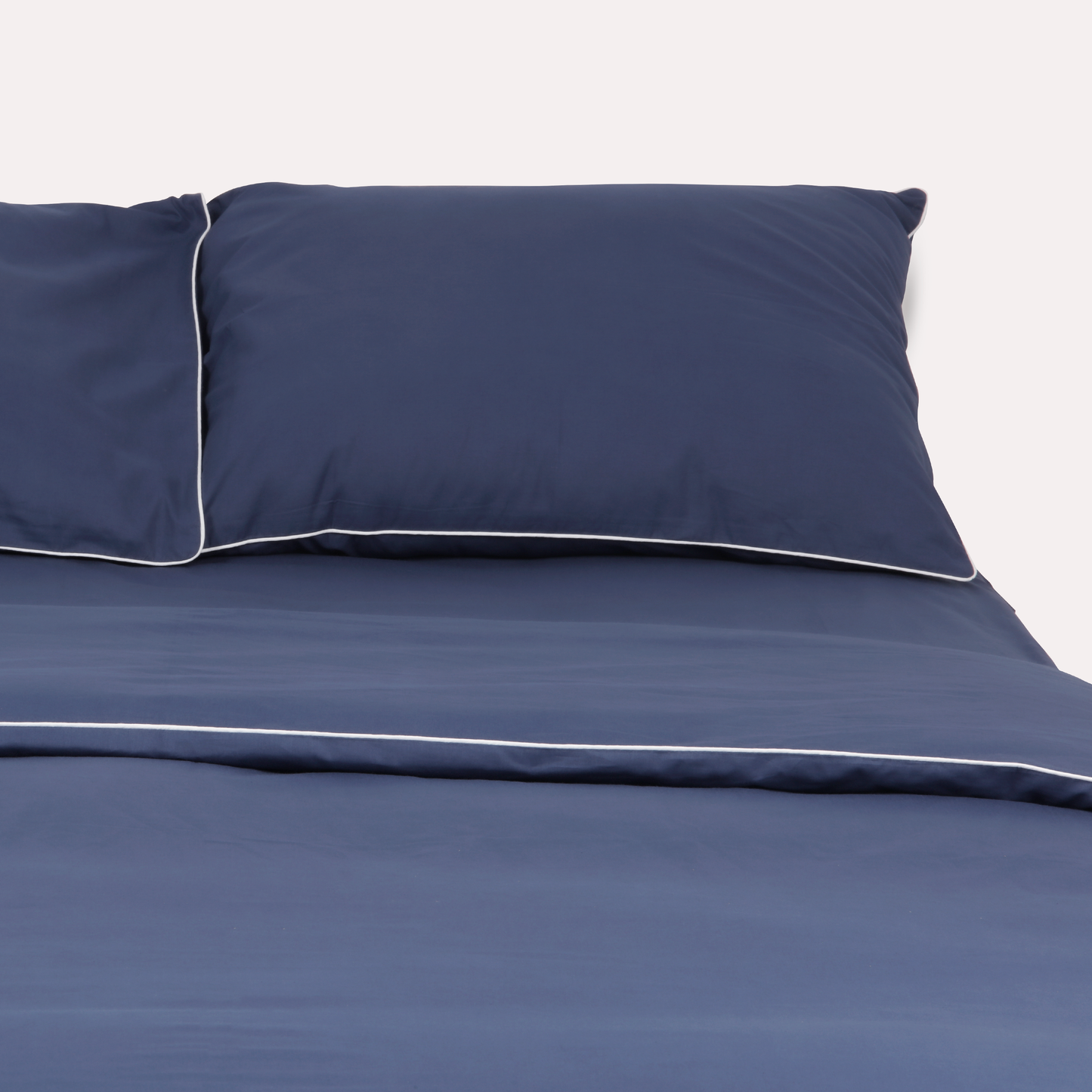 Classic Percale - Core Bedding Set - Navy Blue with White Piped Edge