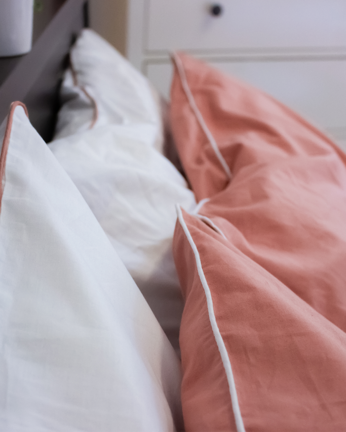 Classic Percale - Core Bedding Set - White with Peach Piped Edge