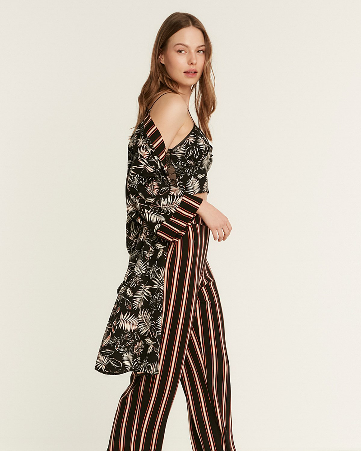 Flower Printed Pyjama Set with Dressing Gown - Black