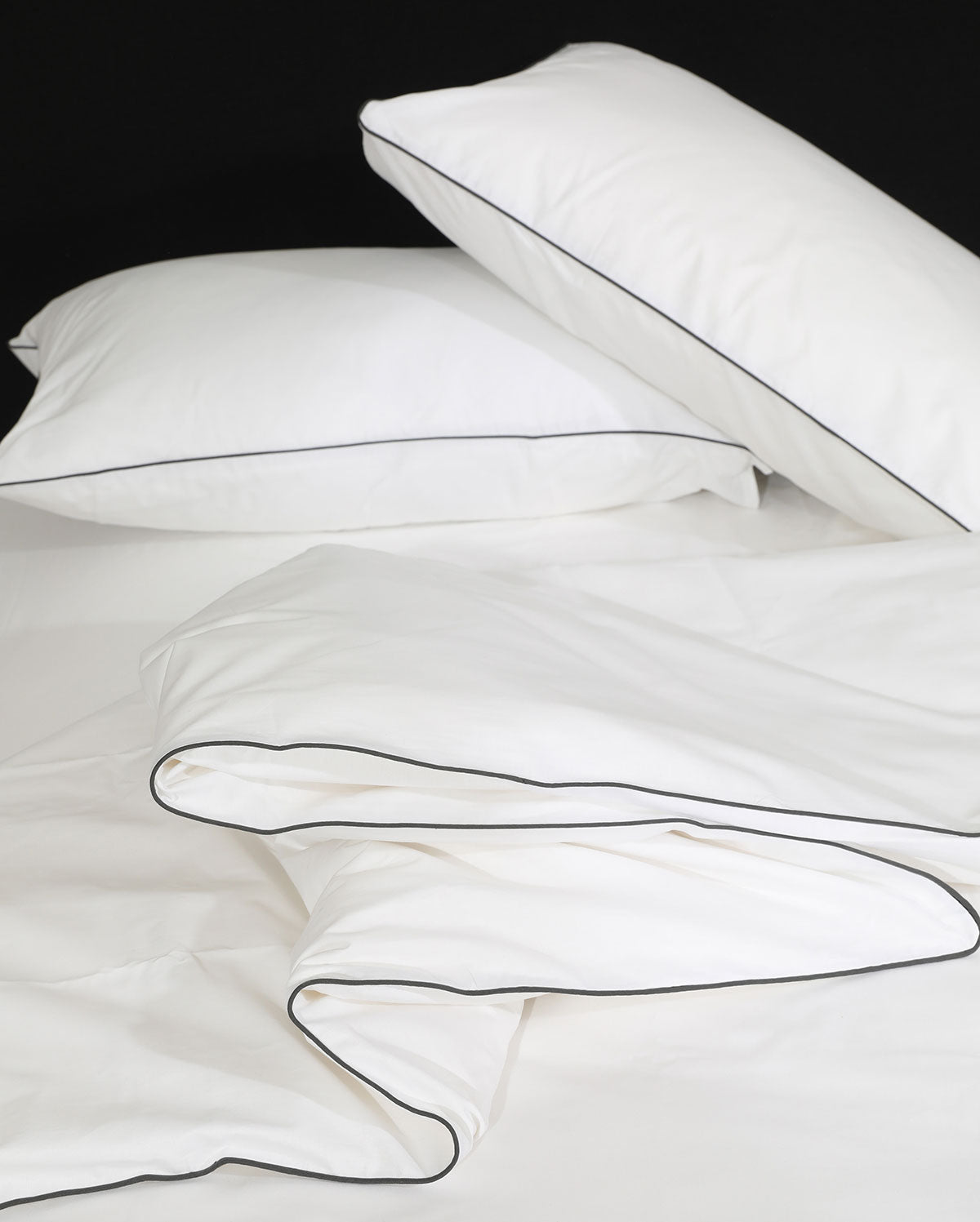 Classic Percale - Core Bedding Set - White with Anthracite Piped Edge